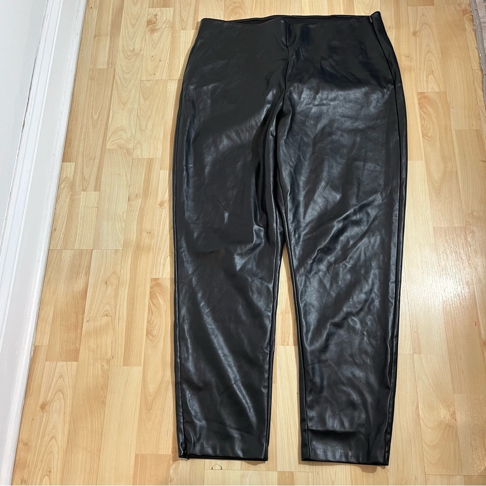 Old Navy Womens Black Faux Leather Highest Rise Leggings Side Zip Size 16